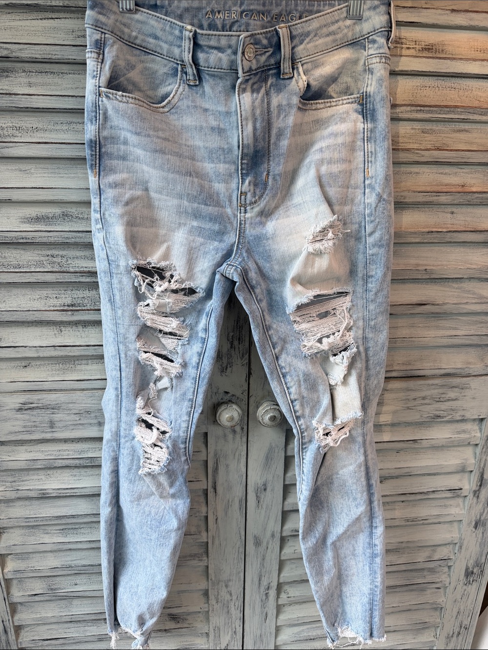 American Eagle Outfitters Light Wash Ripped Highest Rise Jegging Jean Size 6